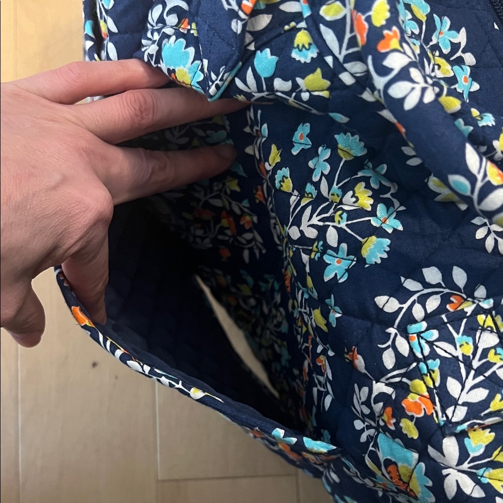 Vera Bradley retired "Chandelier Floral" pattern - Picture 7 of 15